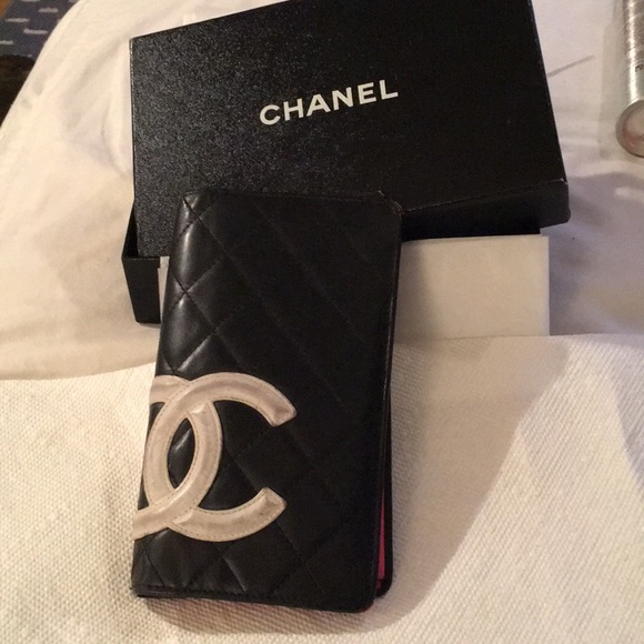 CHANEL Handbags - Chanel bifold Wallet